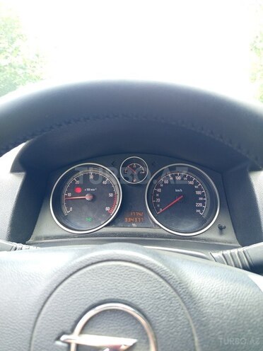 Opel Astra-7