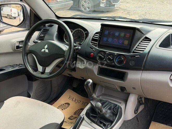 Mitsubishi L200-15