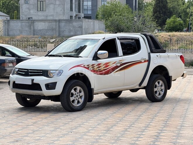 Mitsubishi L200-5