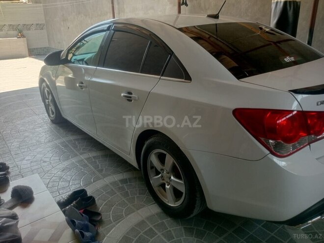 Chevrolet Cruze-9