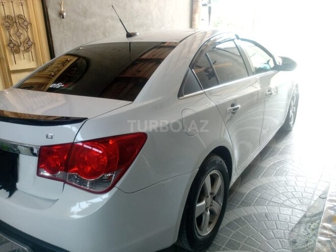 Chevrolet Cruze-11