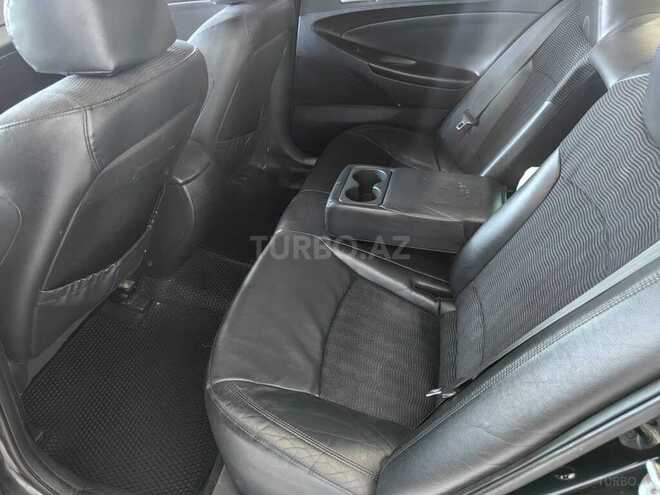 Hyundai Sonata-16