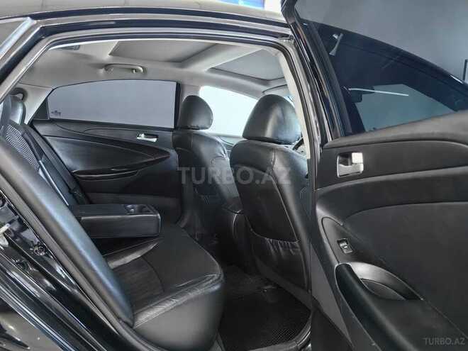 Hyundai Sonata-12