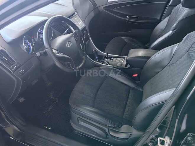 Hyundai Sonata-13