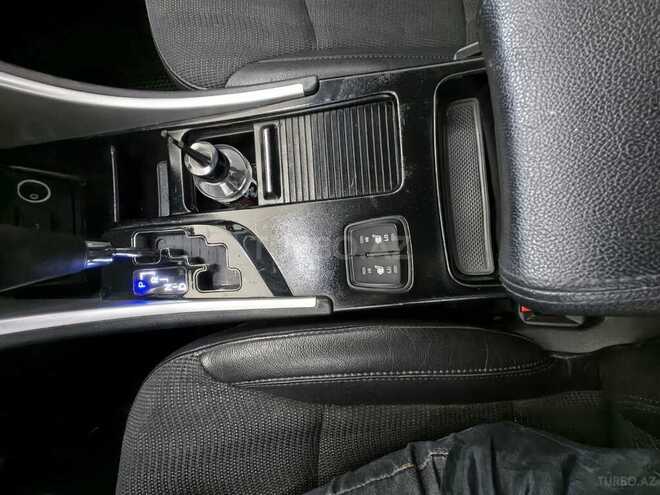 Hyundai Sonata-15