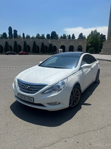 Hyundai Sonata-1