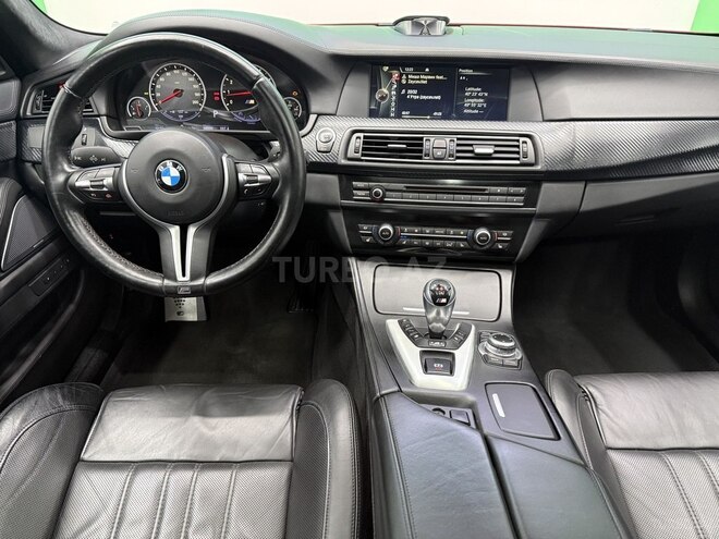 BMW M5-12