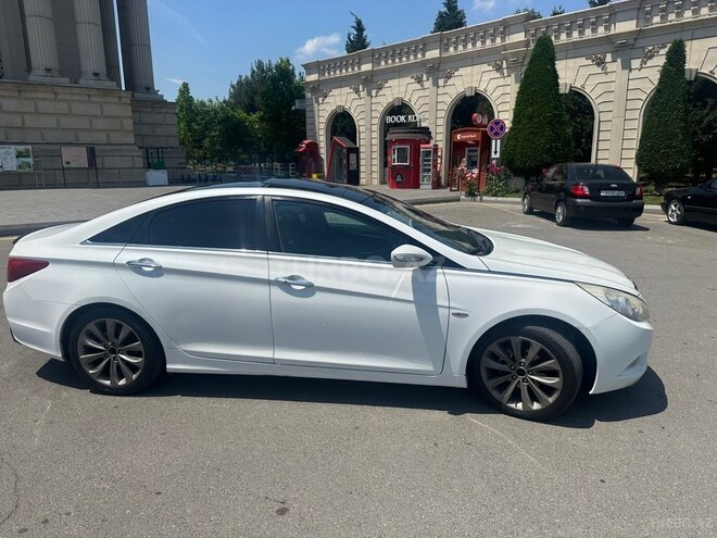 Hyundai Sonata-11