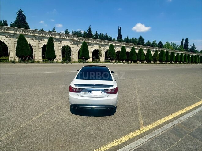 Hyundai Sonata-8