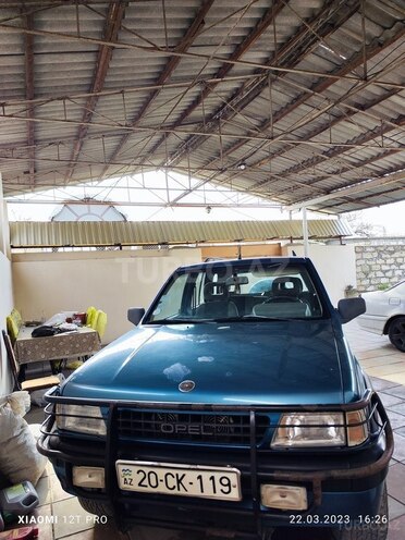 Opel Frontera-1