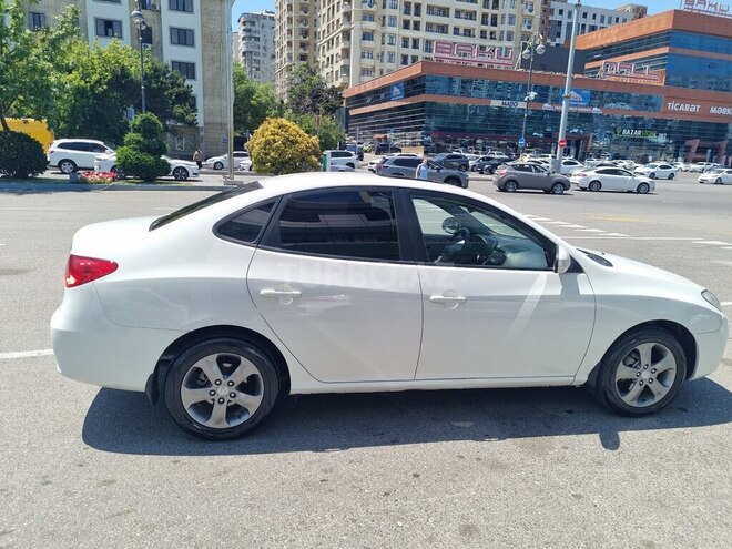 Hyundai Elantra-6