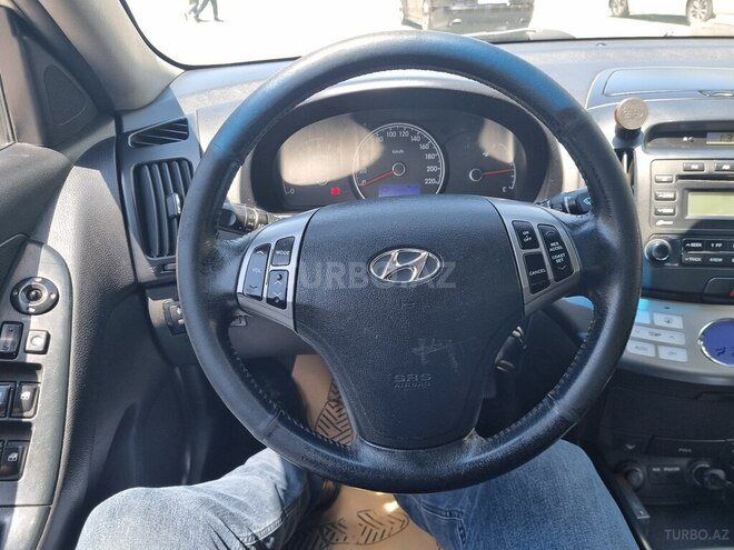 Hyundai Elantra-15