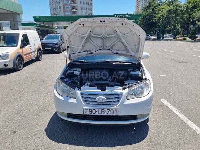 Hyundai Elantra-17