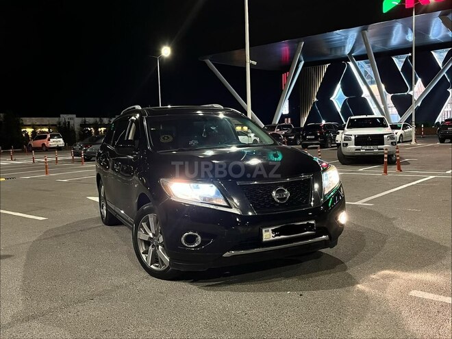 Nissan Pathfinder-1