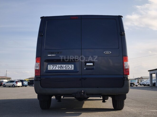 Ford Transit-3