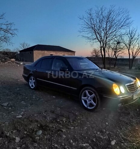 Mercedes E 240-2