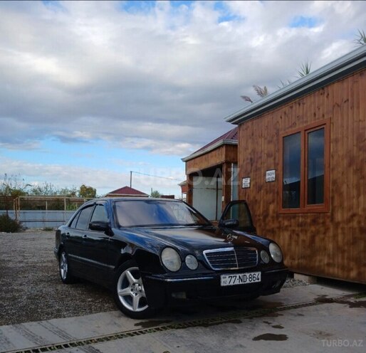 Mercedes E 240-6