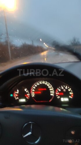 Mercedes E 240-7