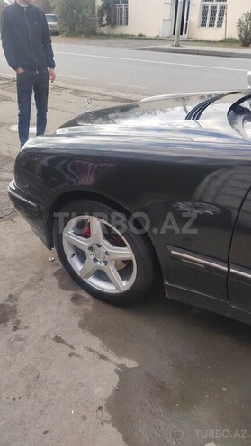 Mercedes E 240-13