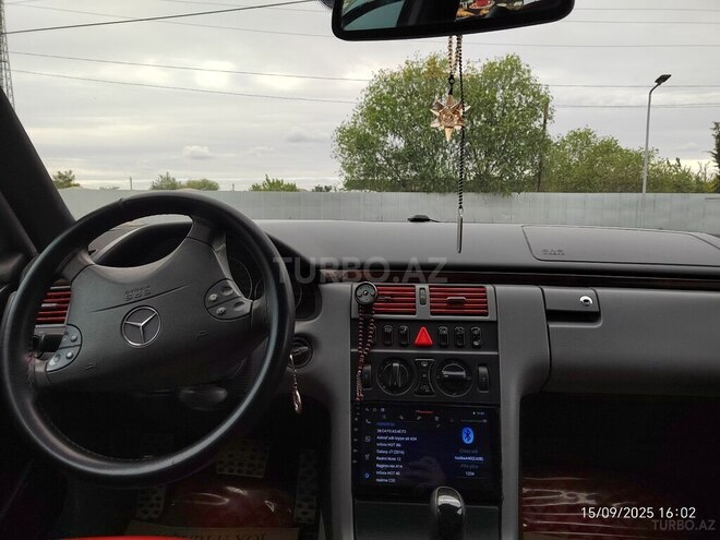 Mercedes E 240-15