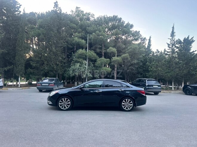 Hyundai Sonata-5