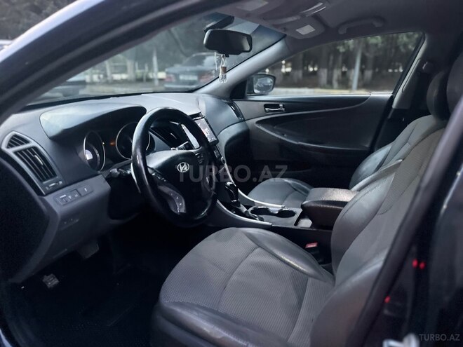 Hyundai Sonata-15