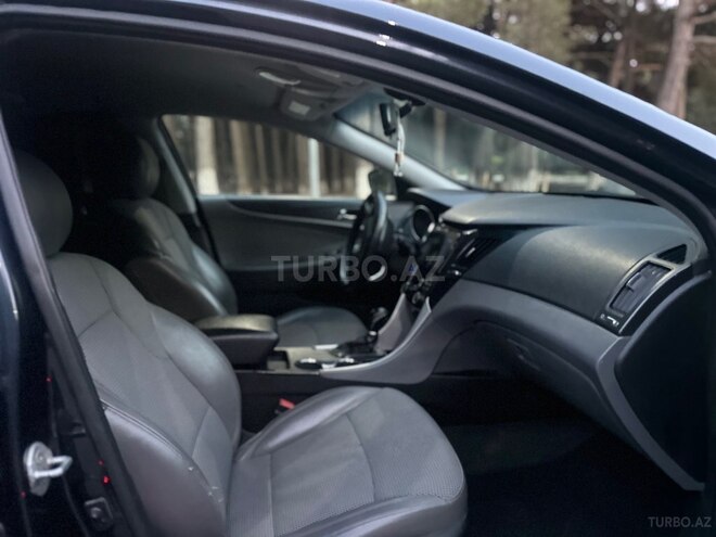 Hyundai Sonata-13