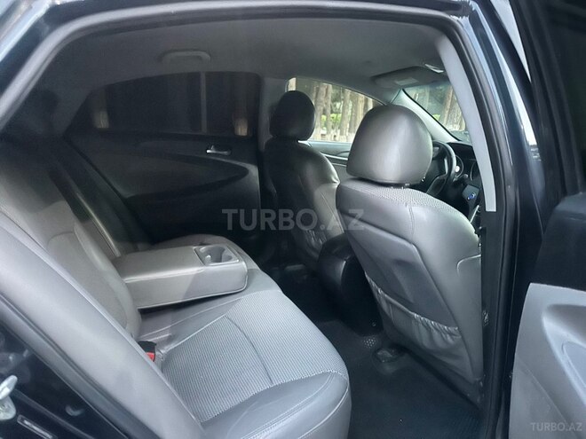 Hyundai Sonata-14