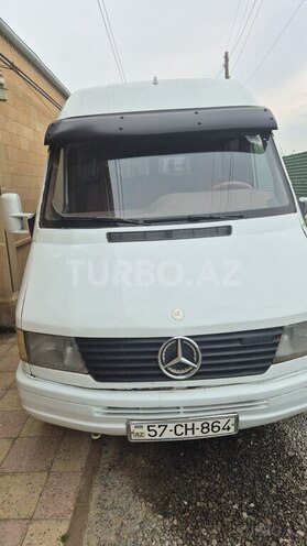 Mercedes Sprinter 208-1