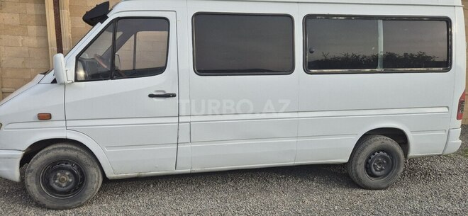 Mercedes Sprinter 208-8