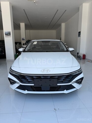 Hyundai Elantra-1