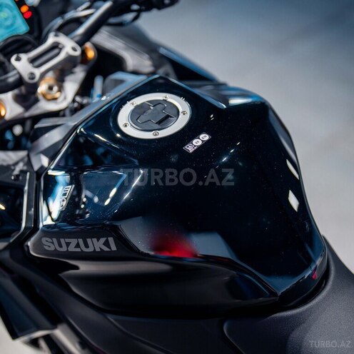 Suzuki GSX-S1000GT-6