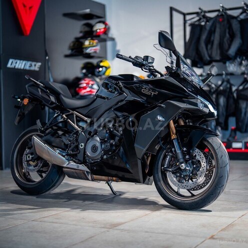 Suzuki GSX-S1000GT-2