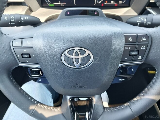 Toyota Camry-16
