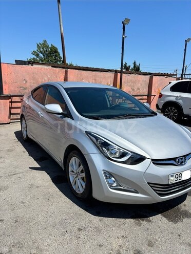 Hyundai Elantra-4