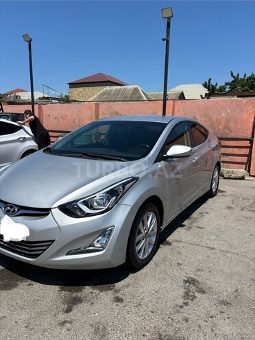 Hyundai Elantra-2