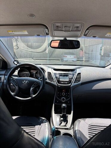 Hyundai Elantra-7