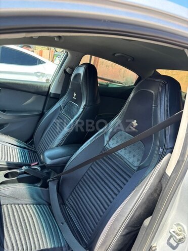 Hyundai Elantra-8