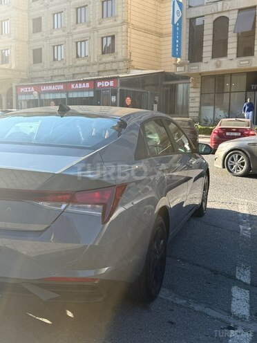 Hyundai Elantra-6