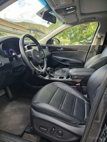 Kia Sorento-9