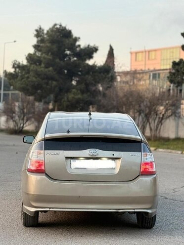 Toyota Prius-2