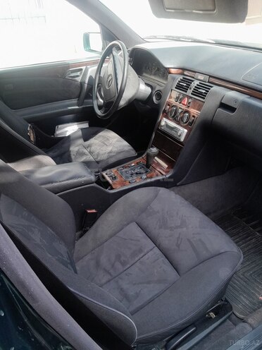 Mercedes E 200-6