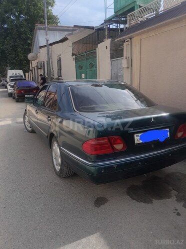 Mercedes E 200-4