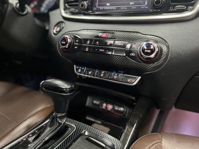 Kia Sorento-34