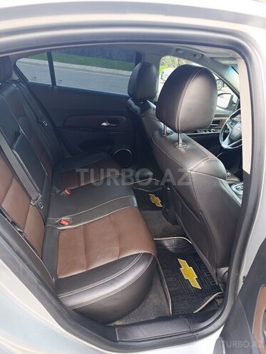 Chevrolet Cruze-11