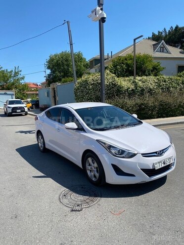 Hyundai Elantra-2