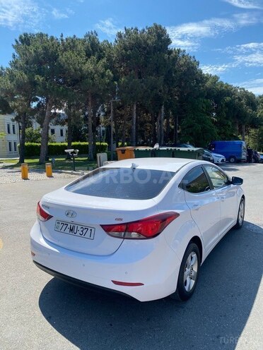 Hyundai Elantra-5