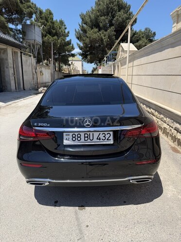 Mercedes E 300 e-2
