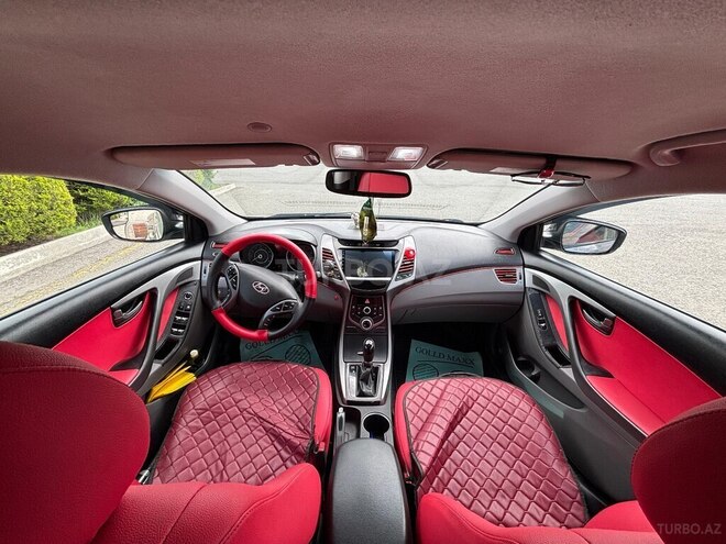 Hyundai Elantra-8