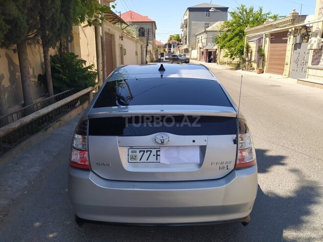 Toyota Prius-2